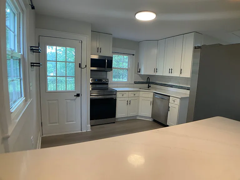 1015 Washington St — Photo 4