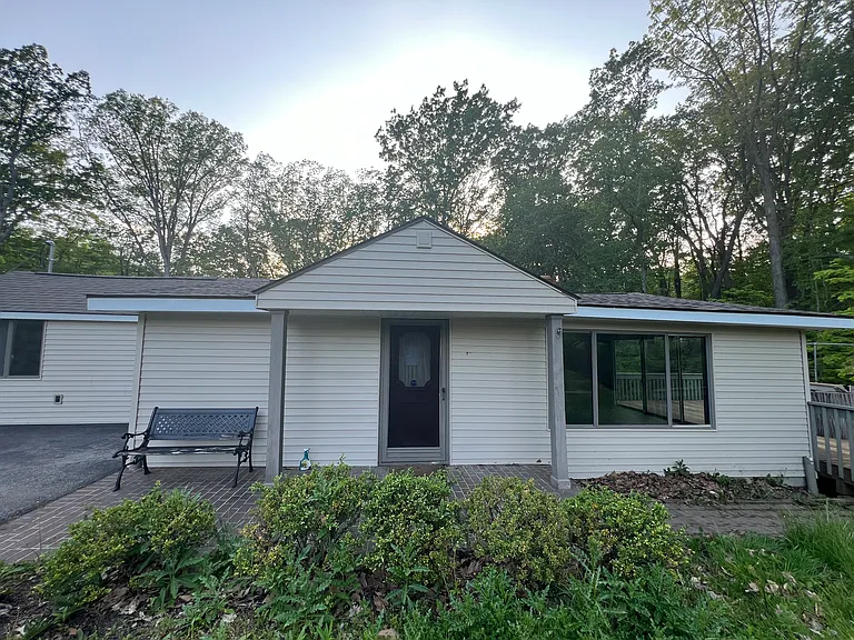 158 Richmond Rd — Photo 24