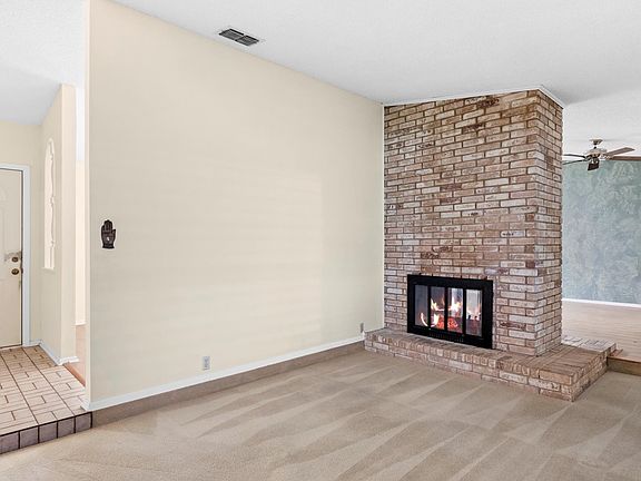 4th image of 129 PATRICK HENRY DR