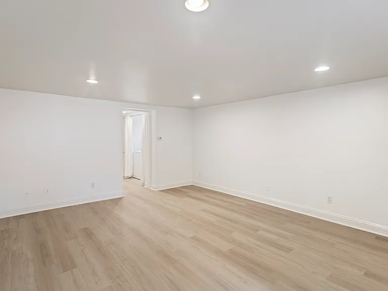 945 S University Blvd — Photo 14