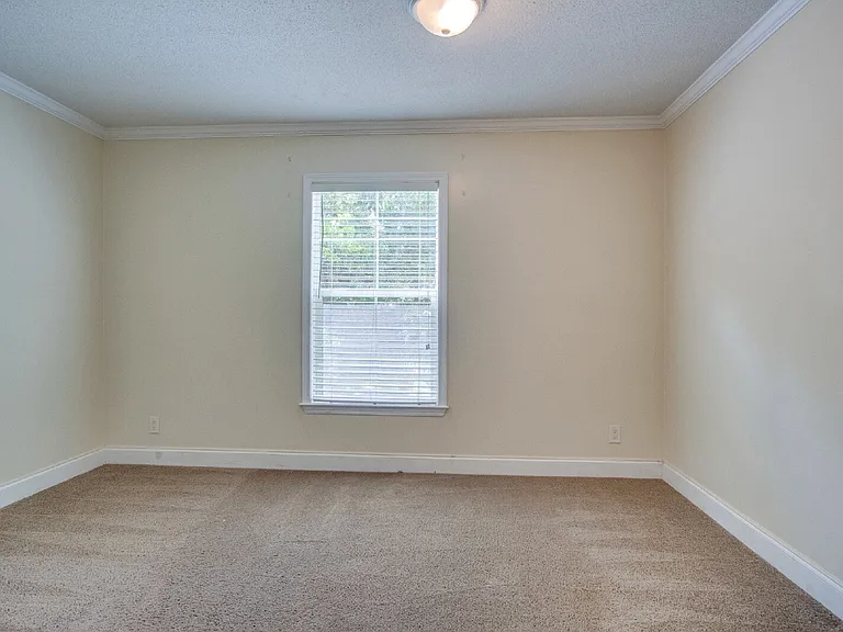 727 Bremen Ave — Photo 25