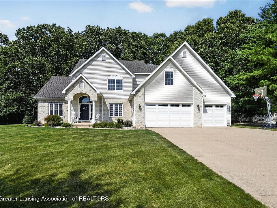 1st image of 2419 White Pine Dr