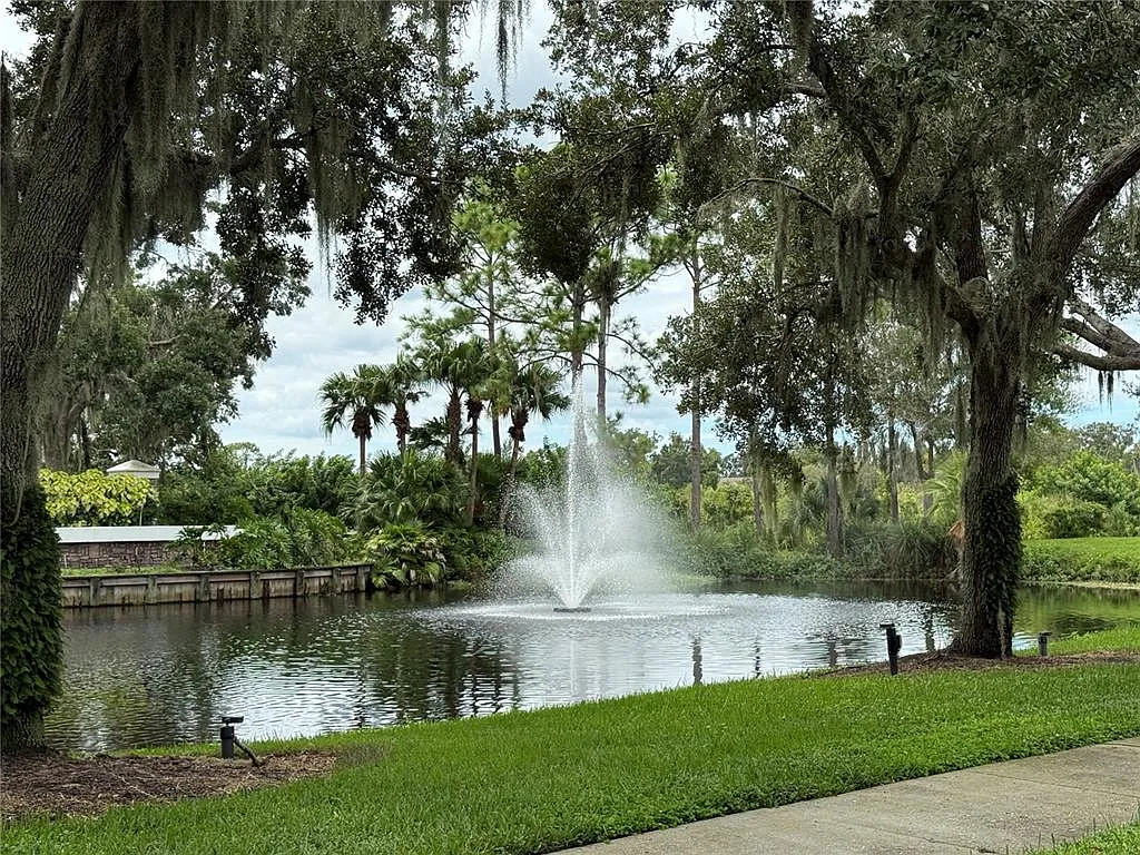 2 bed, 2.0 bath, 1311 sqft, $5,000 — Photo 3