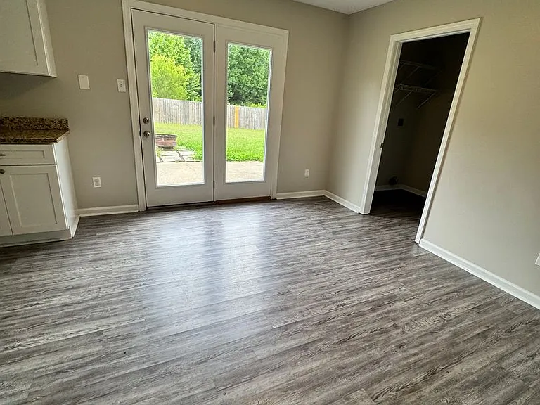 386 Wylie Dr — Photo 8