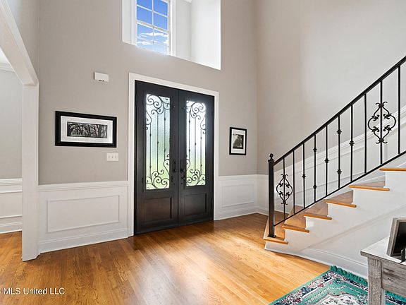 3rd image of 2157 Hemmingway Dr