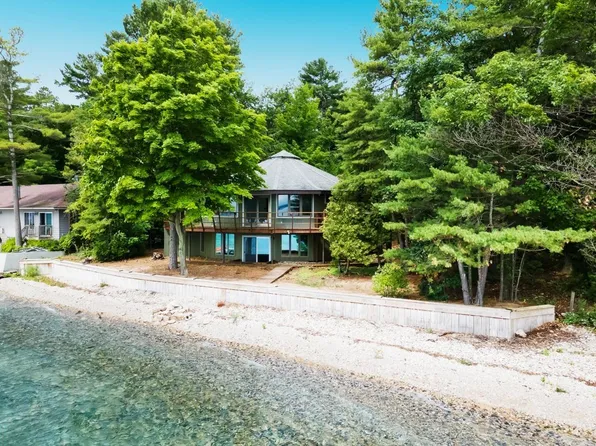 11576 Bluff Rd, Traverse City, MI 49686