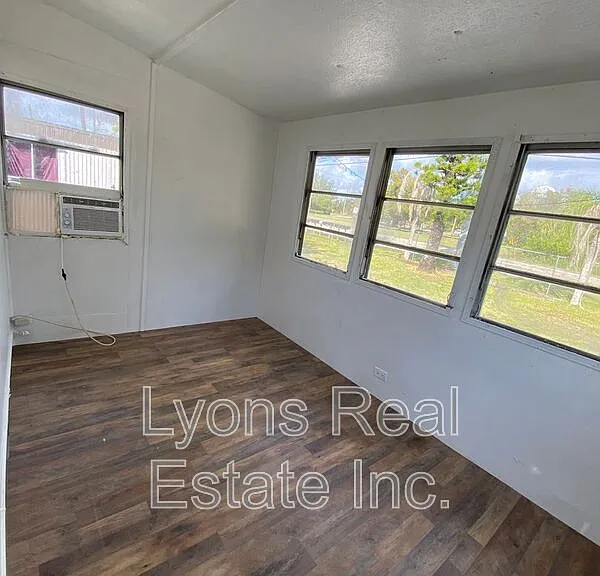4900 Tice St #5 — Photo 7