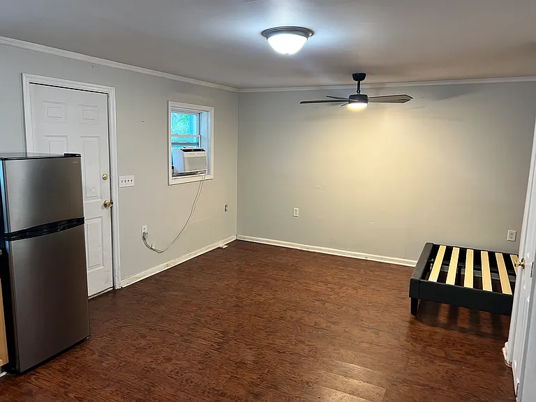1216 E Duffy St #A — Photo 6