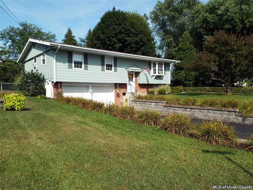 1st image of 24 Edgewood Dr