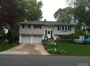17 Forest Ave, Port Jefferson Station, NY 11776