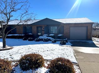 1308 Sunset Dr, Peru, IL 61354