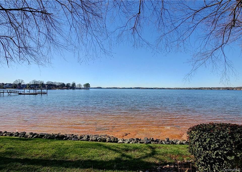 1st image of 18503 Vineyard Point Ln #272