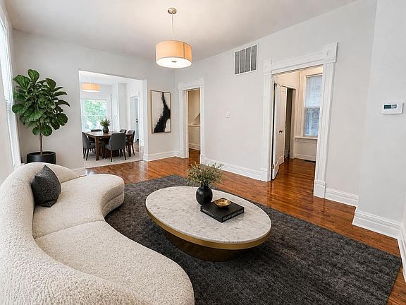 2nd image of 1931 N Saint Louis Ave APT 1