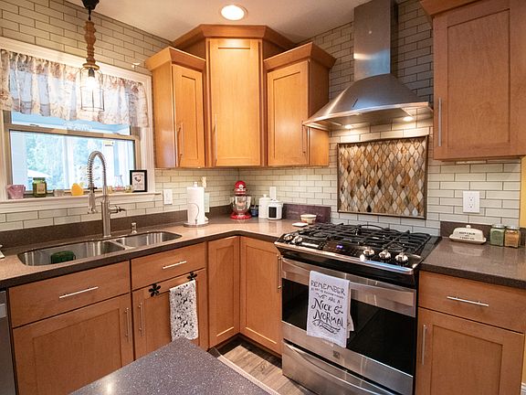 5th image of 4609 Ottawa Dr