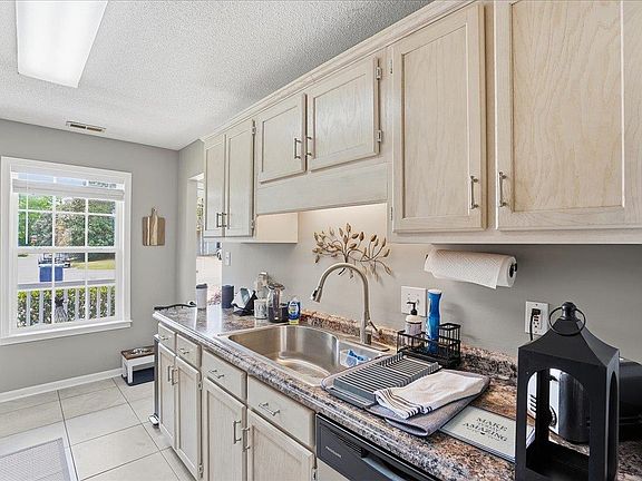 5th image of 502 W Calhoun Crossing Ct