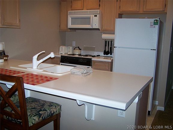 4th image of 45 Monterey Dr #3