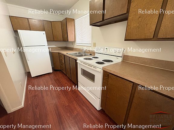 3rd image of 1290 Saint Clair Rd #1290