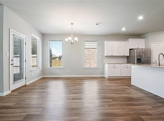 4th image of 2110 Greenfield Ave