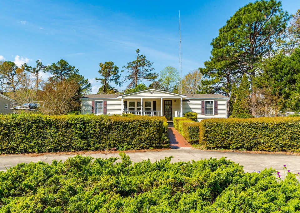 1st image of 303 E Southwinds Dr