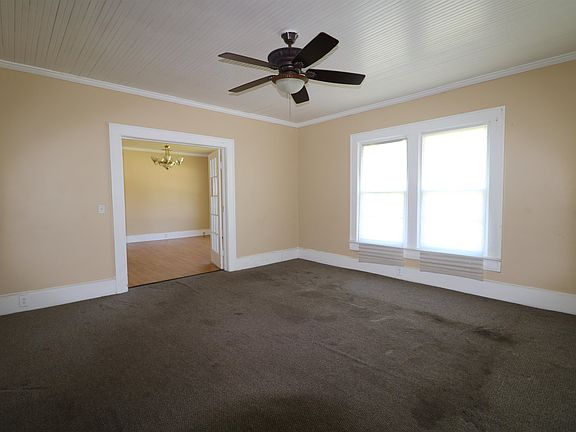 5th image of 302 S Main St.