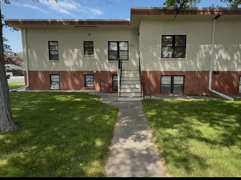 305 W 26th St — Photo 2