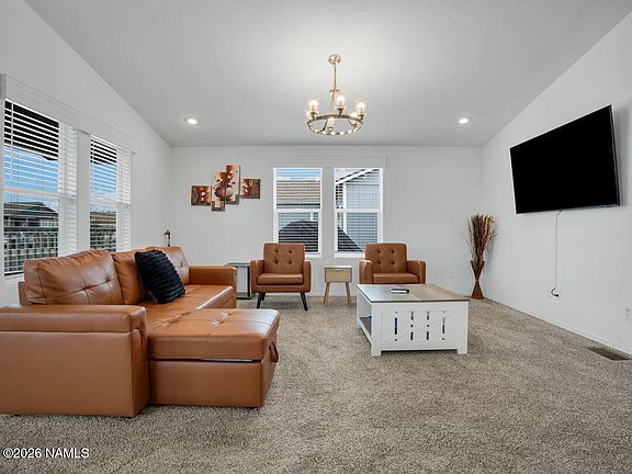 3rd image of 293 Pinecrest Trl