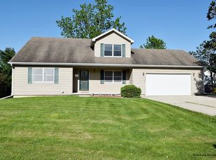 317 High St, Maple Park, IL 60151