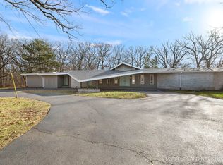 8601 W 96th Pl, Palos Hills, IL