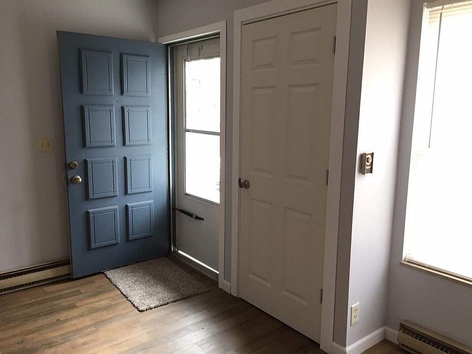 1st image of 109 Forest Ln