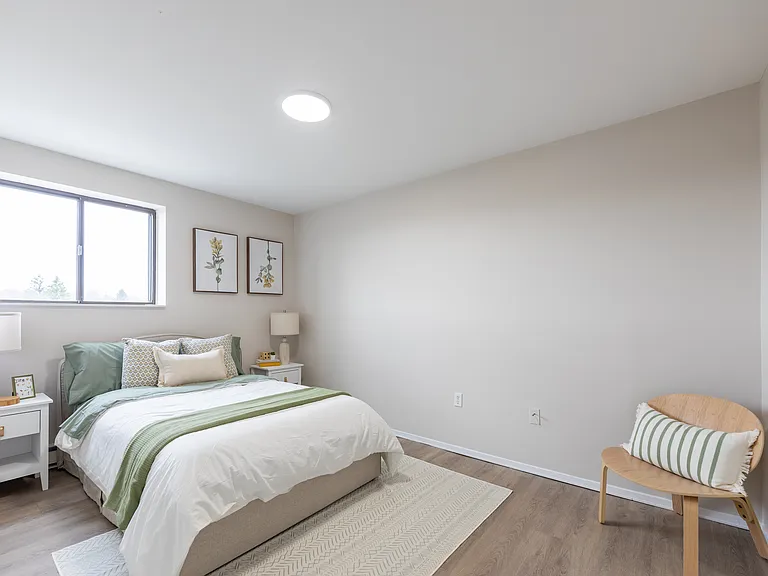 35 Bredin Pkwy — Photo 10