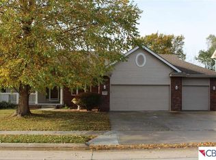 5113 Timberridge Dr, Papillion, NE 68133