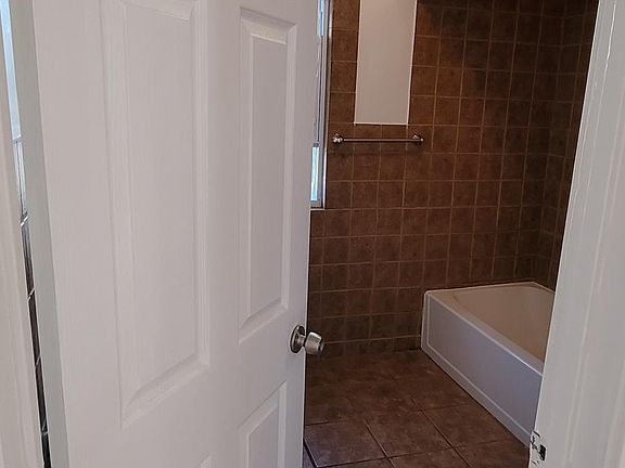 3rd image of 2699 Whalen St #2