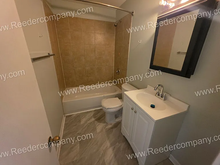 3317 173rd St — Photo 9