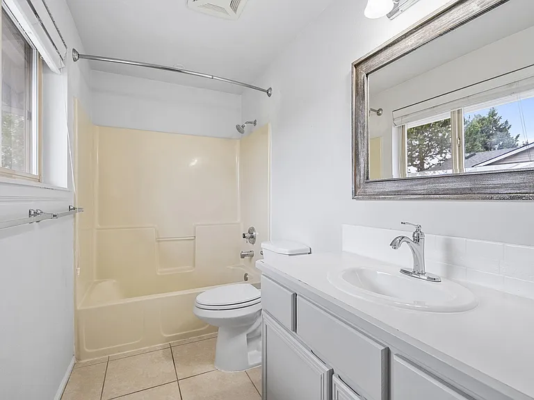 1801 NE Purcell Blvd #11 — Photo 19