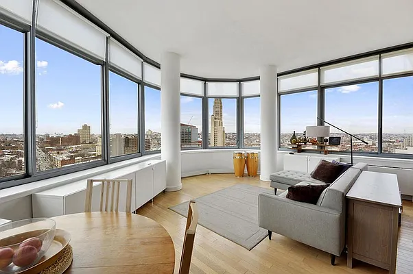 Rented by REAL New York | media 21