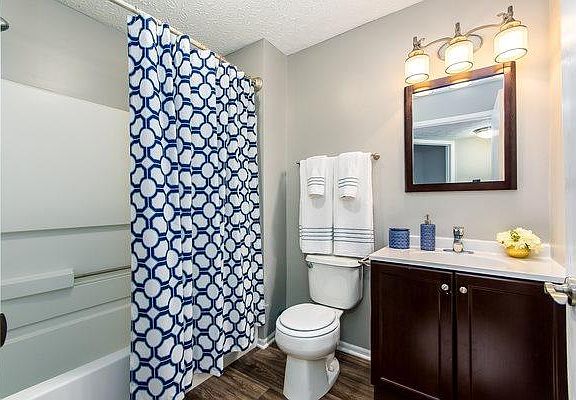 4th image of 8259 Gradington Dr