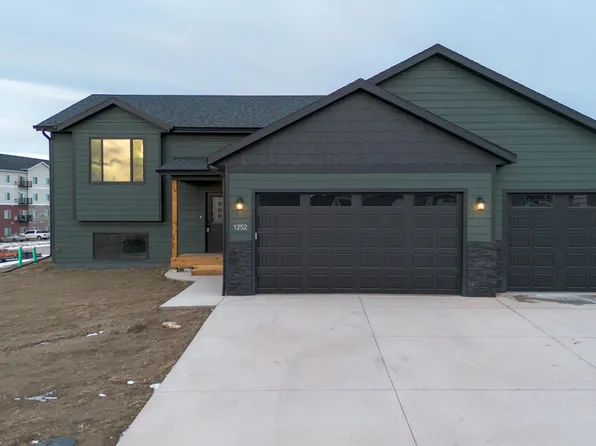 1252 Kodiak Dr, Box Elder, SD 57719