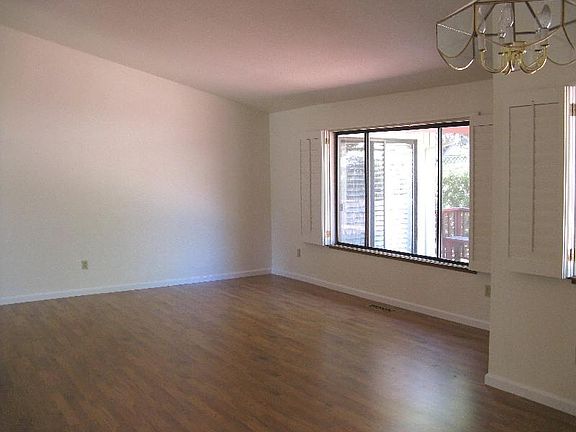 3rd image of 125 5th St W
