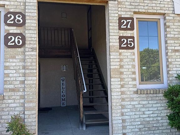 2nd image of 27 Harrogate Ct