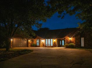 321 Grissom Dr, Elk City, OK 73644