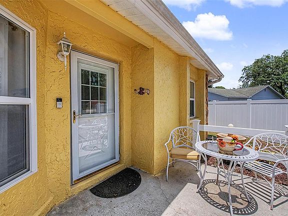 5th image of 6325 SE SARAH LANE