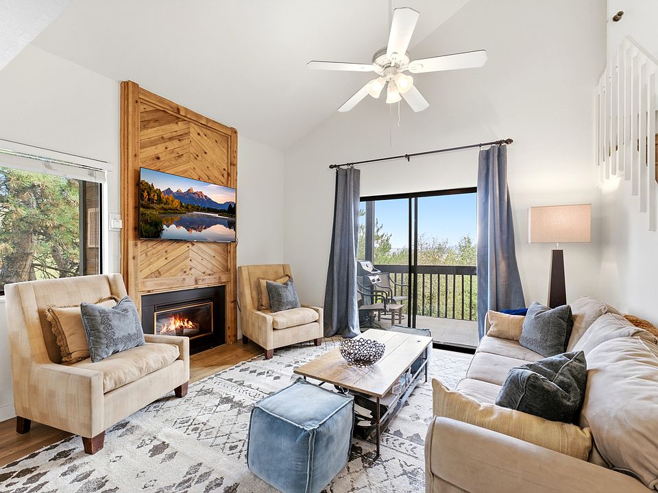1st image of 2025 Canyons Resort Dr APT V5