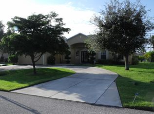 1904 SE 20th Ln, Cape Coral, FL 33990