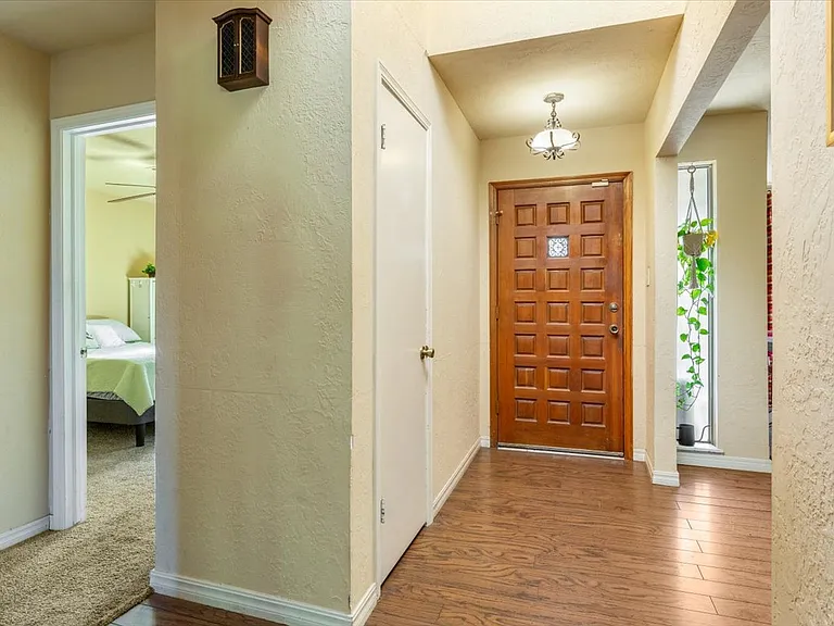 2905 NW Templeton Ter — Photo 24