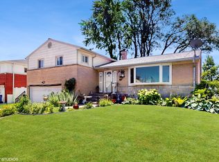 918 Park Dr, Melrose Park, IL 60160