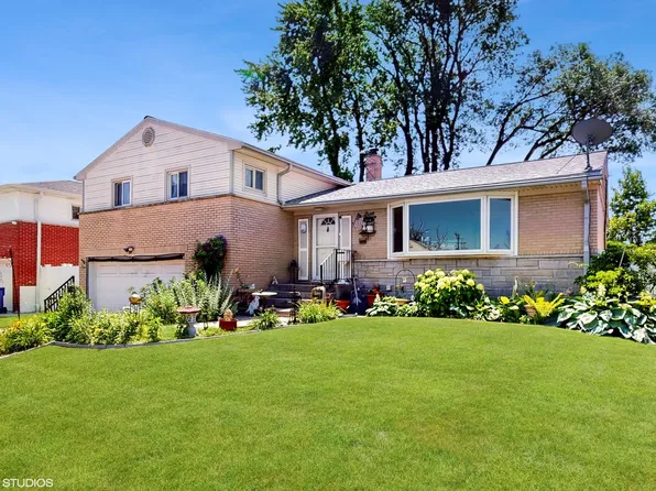 918 Park Dr, Melrose Park, IL 60160