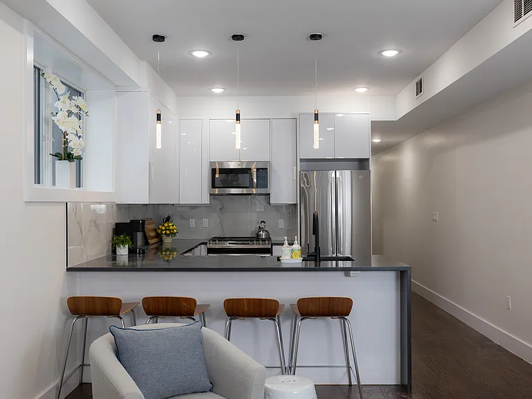 39 Boyd Ave #A — Photo 1