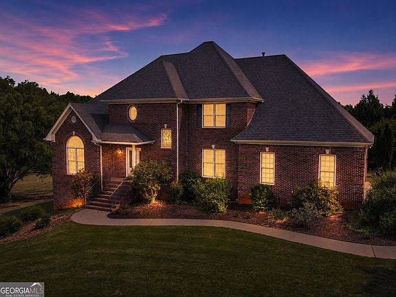2nd image of 1302 Chester Pl