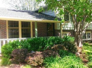 902 Countryside Ct, Junction City, KS 66441