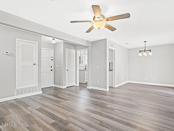 5th image of 3754 CHEROKEE VILLA Lane
